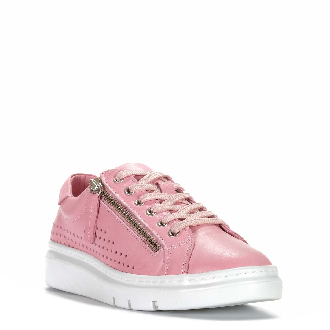 Rilassare Treaty Womens Sneakers