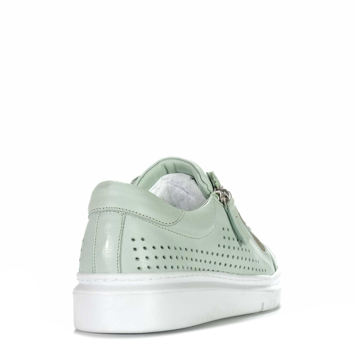 Rilassare Treaty Womens Sneakers