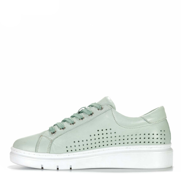 Rilassare Treaty Womens Sneakers