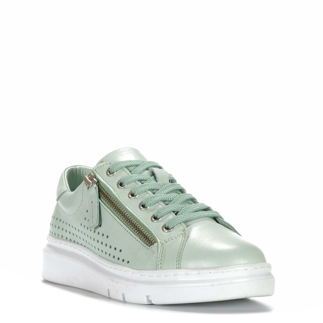Rilassare Treaty Womens Sneakers