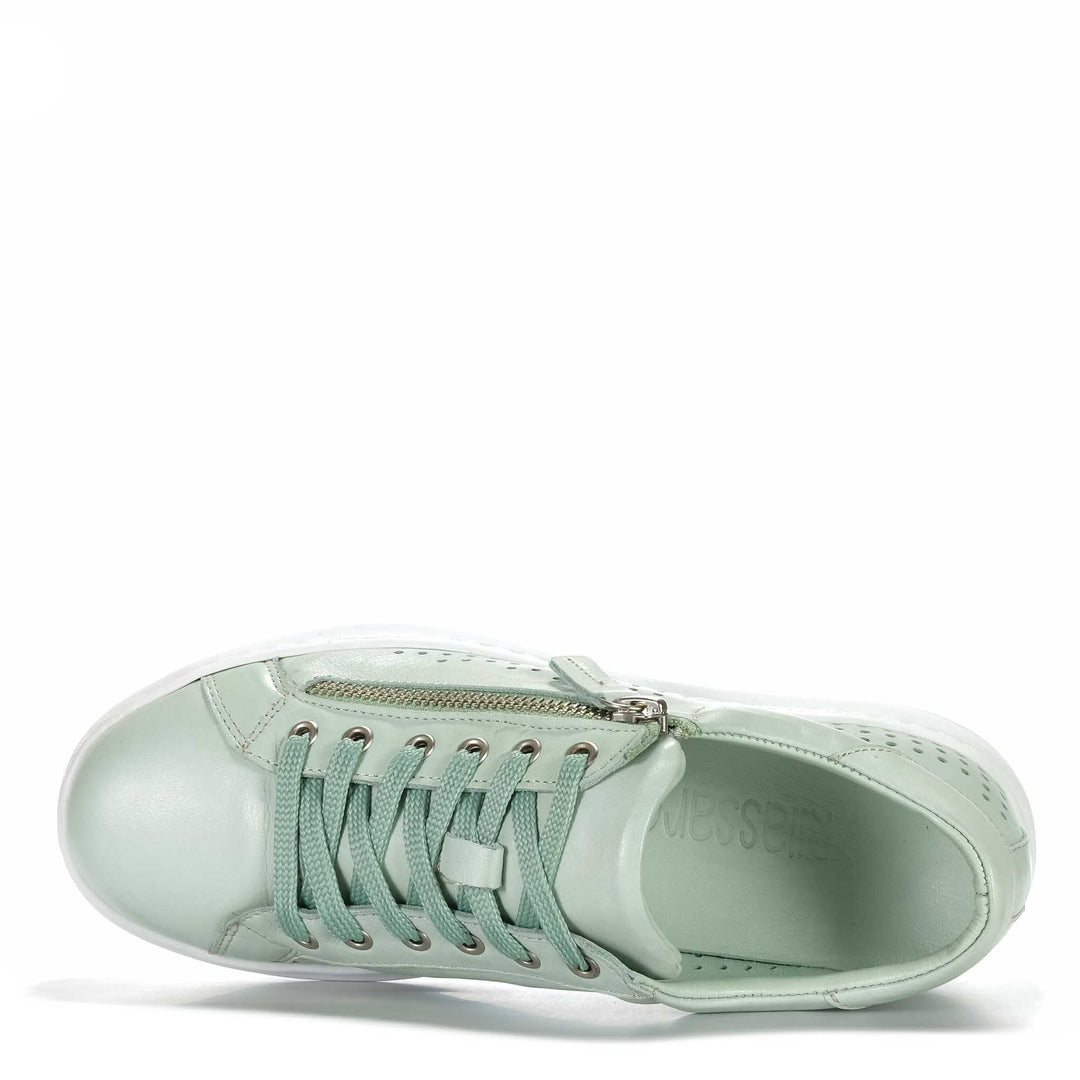 Rilassare Treaty Womens Sneakers